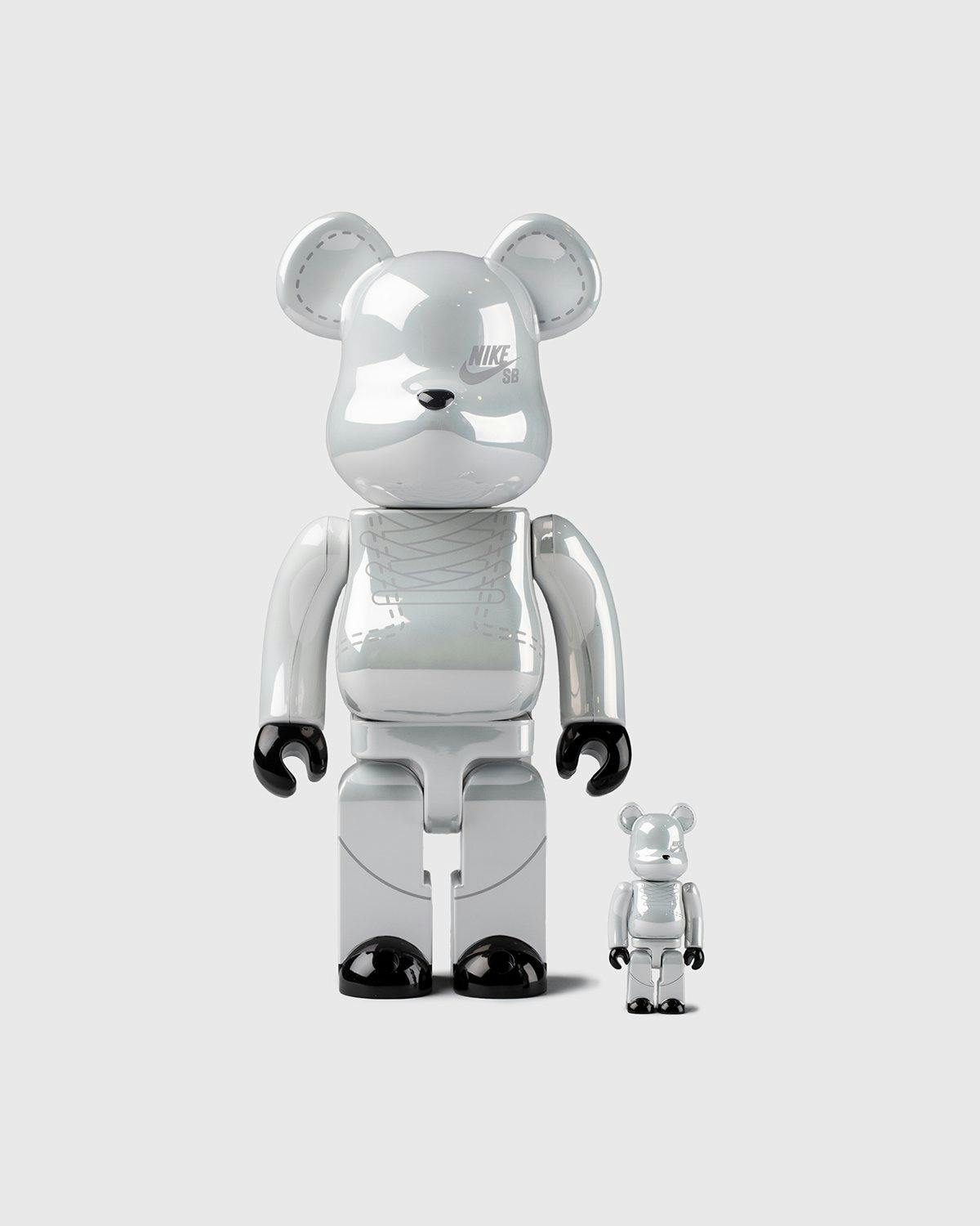 Medicom - Be@rbrick Nike SB 2020 400% and 100% Set White - Arts & Collectibles - White - Image 1