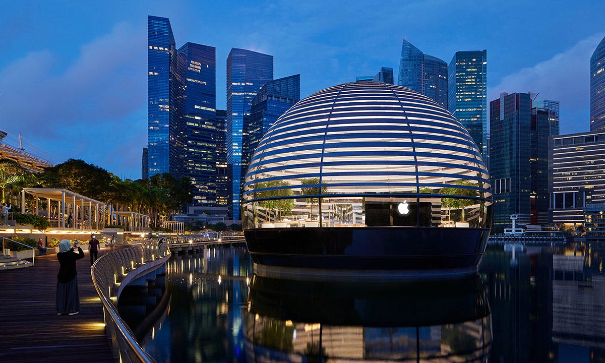 Apple Marina Bay Sands flagship - Singapore Atrium Sale