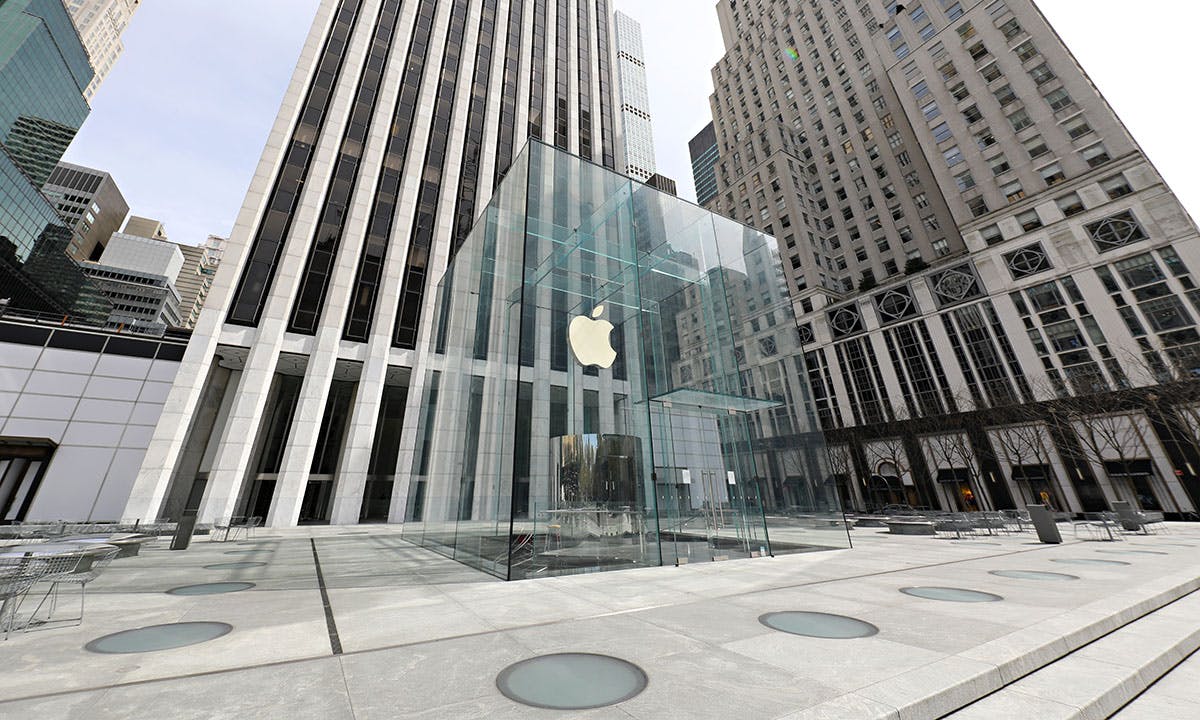 he Apple store on Fifth Avenue stands empty during the coronavirus pandemic