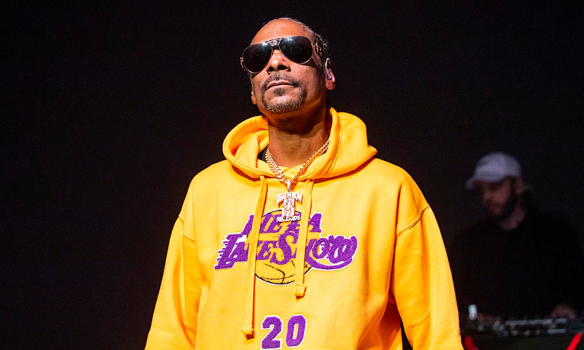 Snoop Dogg sunglasses Lakers hoodie