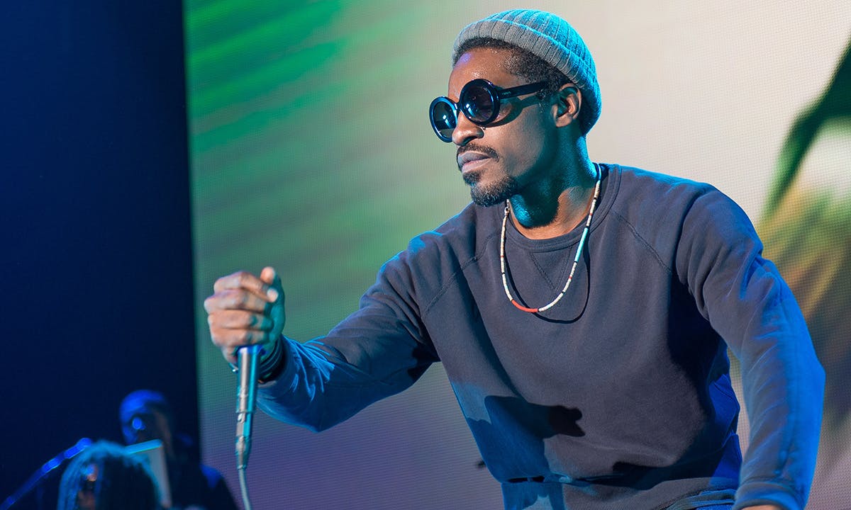 Andre 3000 performing