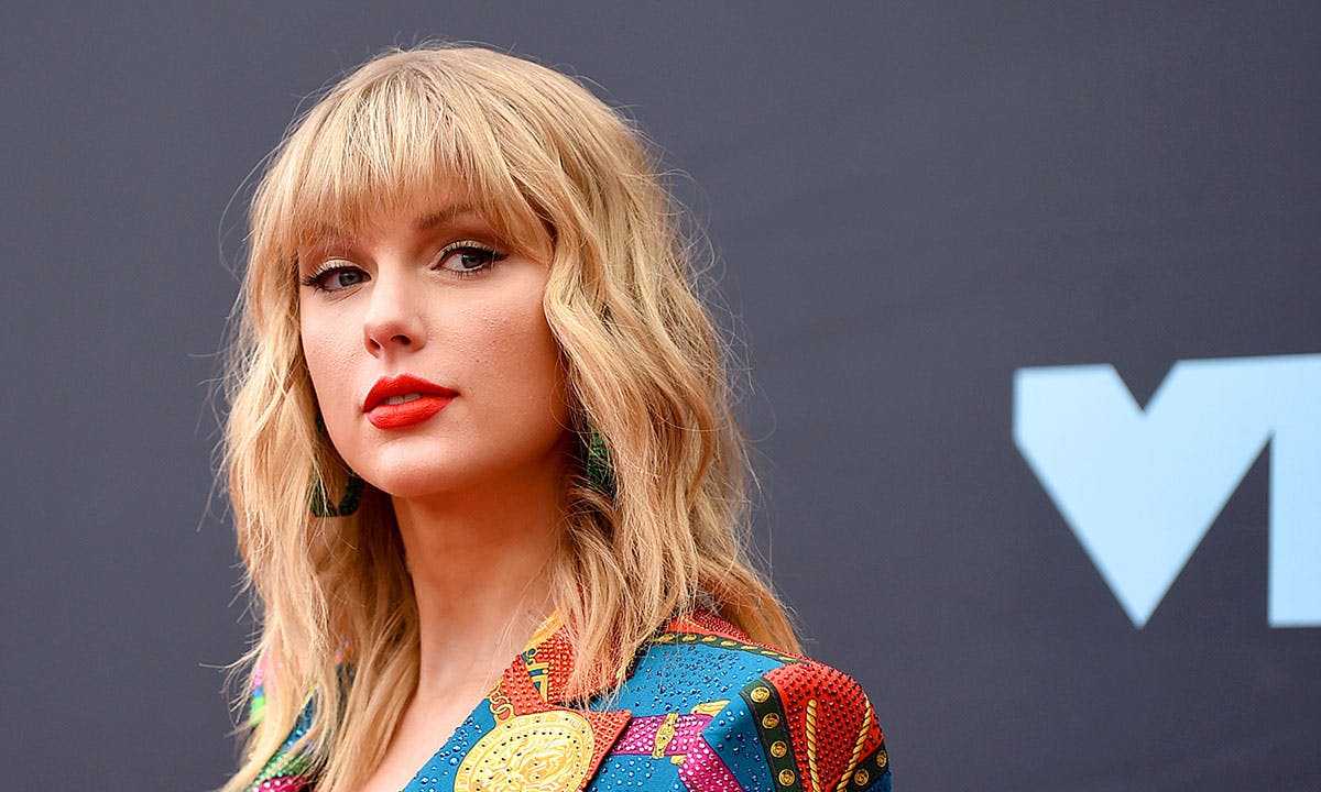 Taylor swift closeup vmas