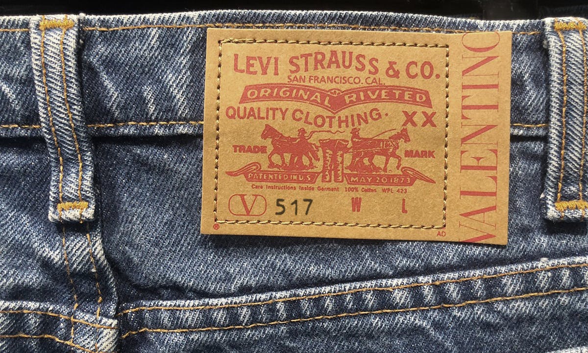 Valentino Levi's 517 jean tag