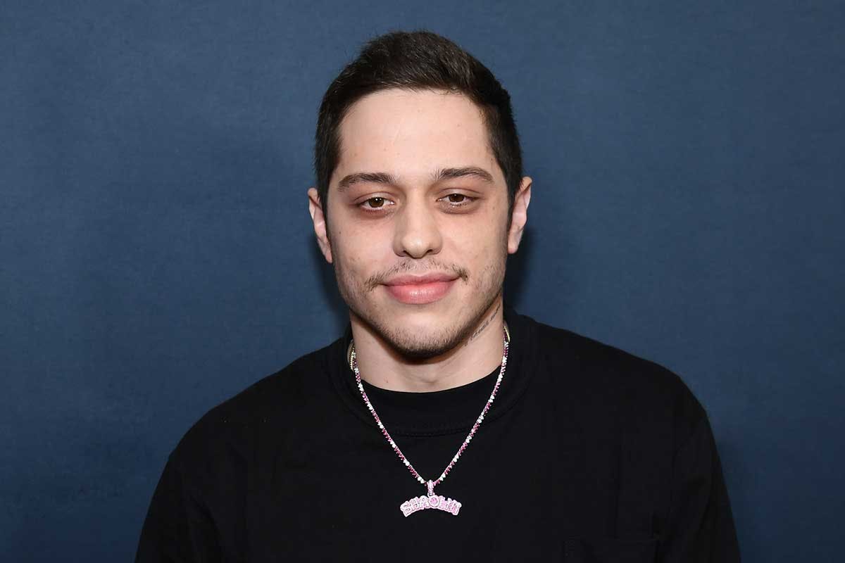 pete davidson why is attractive dating kim kardashian ariana grande funny outfit style looks