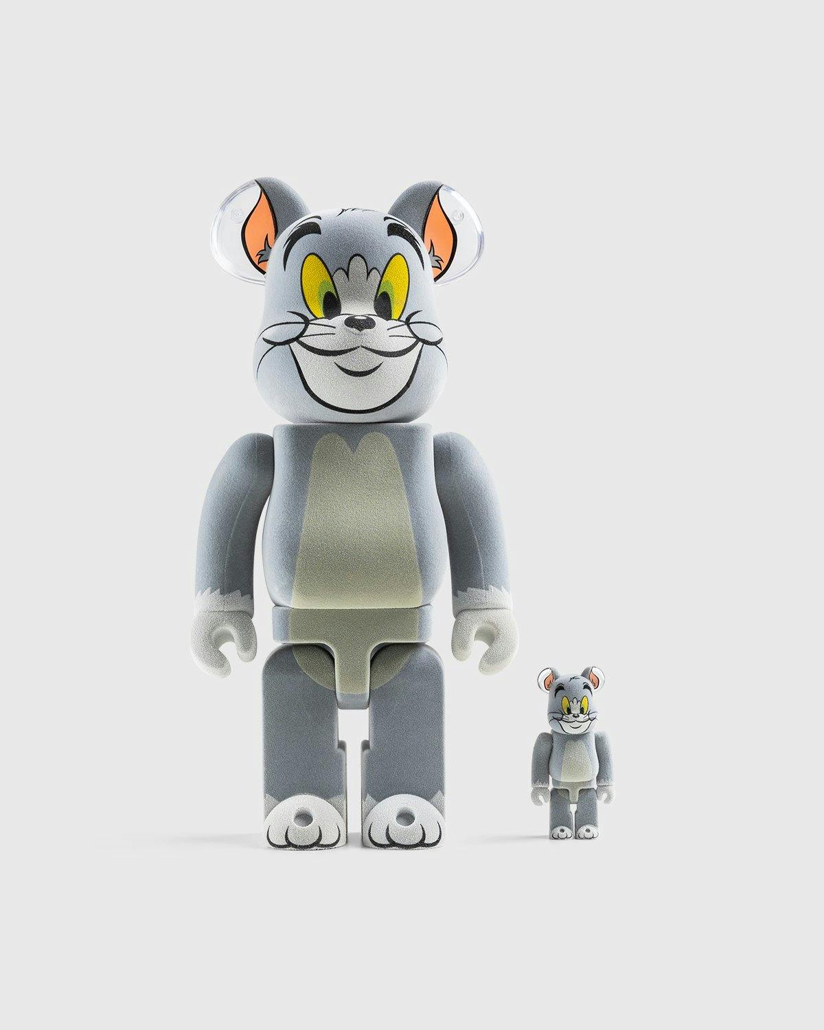 Medicom - Be@rbrick Tom Flocky 100% and 400% Set Grey - Lifestyle - Grey - Image 1