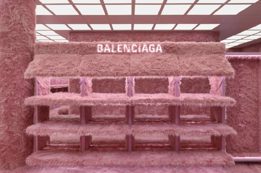 BALENCIAGA OPENS LE CAGOLE POP-UP IN LONDON - Numéro Netherlands