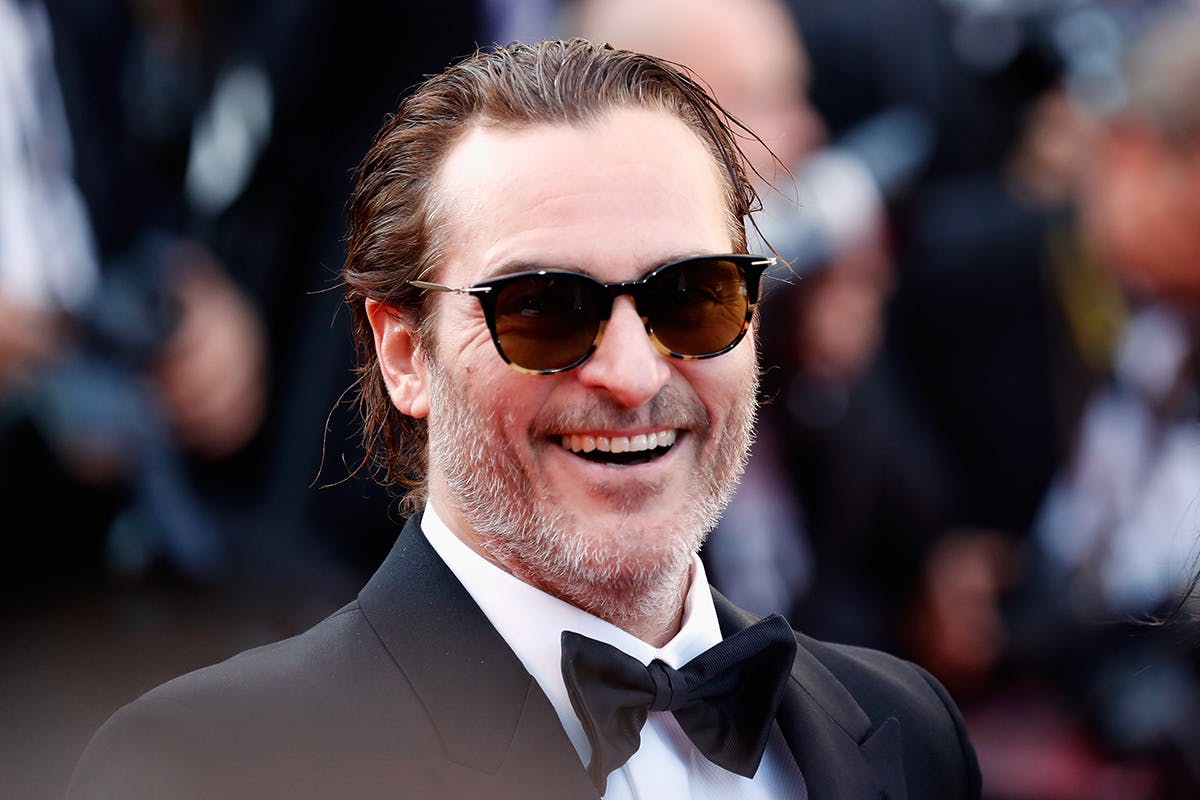 joaquin phoenix joker origin confirmed batman superheroes