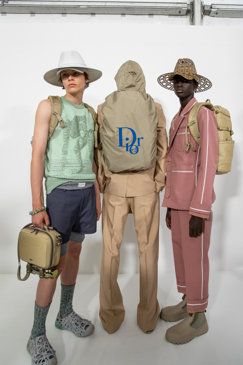 Dior Homme/Mens Summer SS19 Navy Saddle Backpack by Kim Jones: Details,  what fits & try-on 