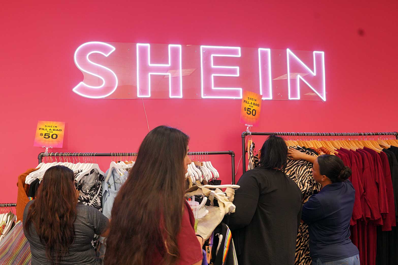 SHEIN Singapore - Not sure what to wear to a club? Get inspo on what's  trending! 🥳 SHOP NOW >>