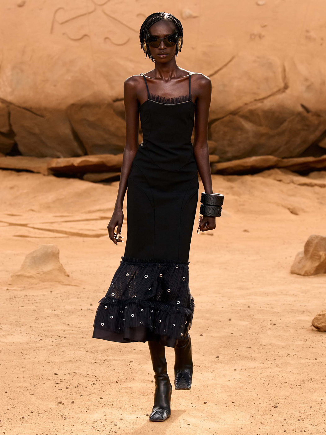 Off-White™ Brings Afrofuturism to Paris Fashion Week: Ib Kamara's Lunar  Delivery: - FAULT Magazine