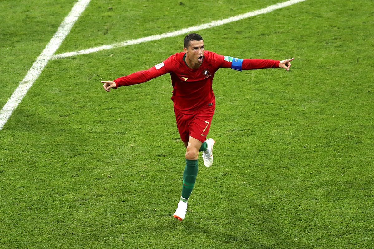 cristiano-ronaldo-love-01