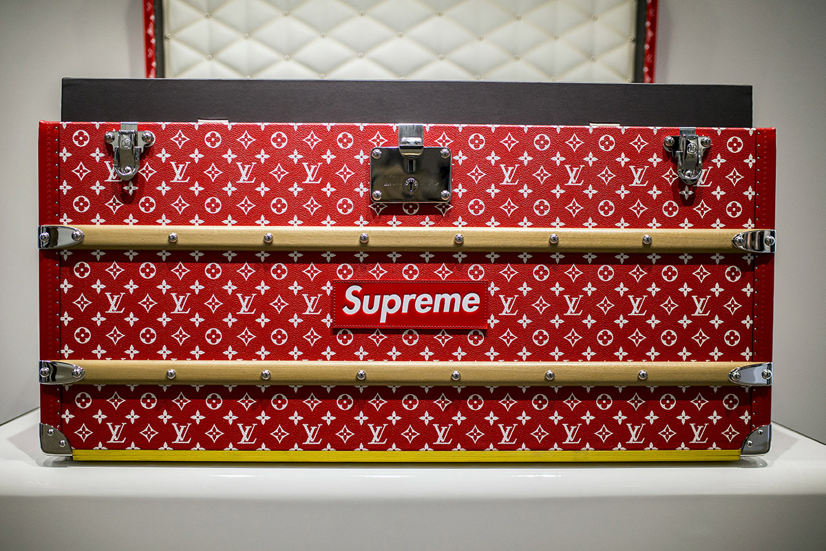 HOW TO: Supreme X Louis Vuitton Custom Shoe Tutorial DIY 
