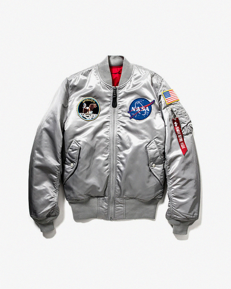 To The Moon And Back: The Most Dramatic Space-Inspired Fashion Through The  Years – Ungravity