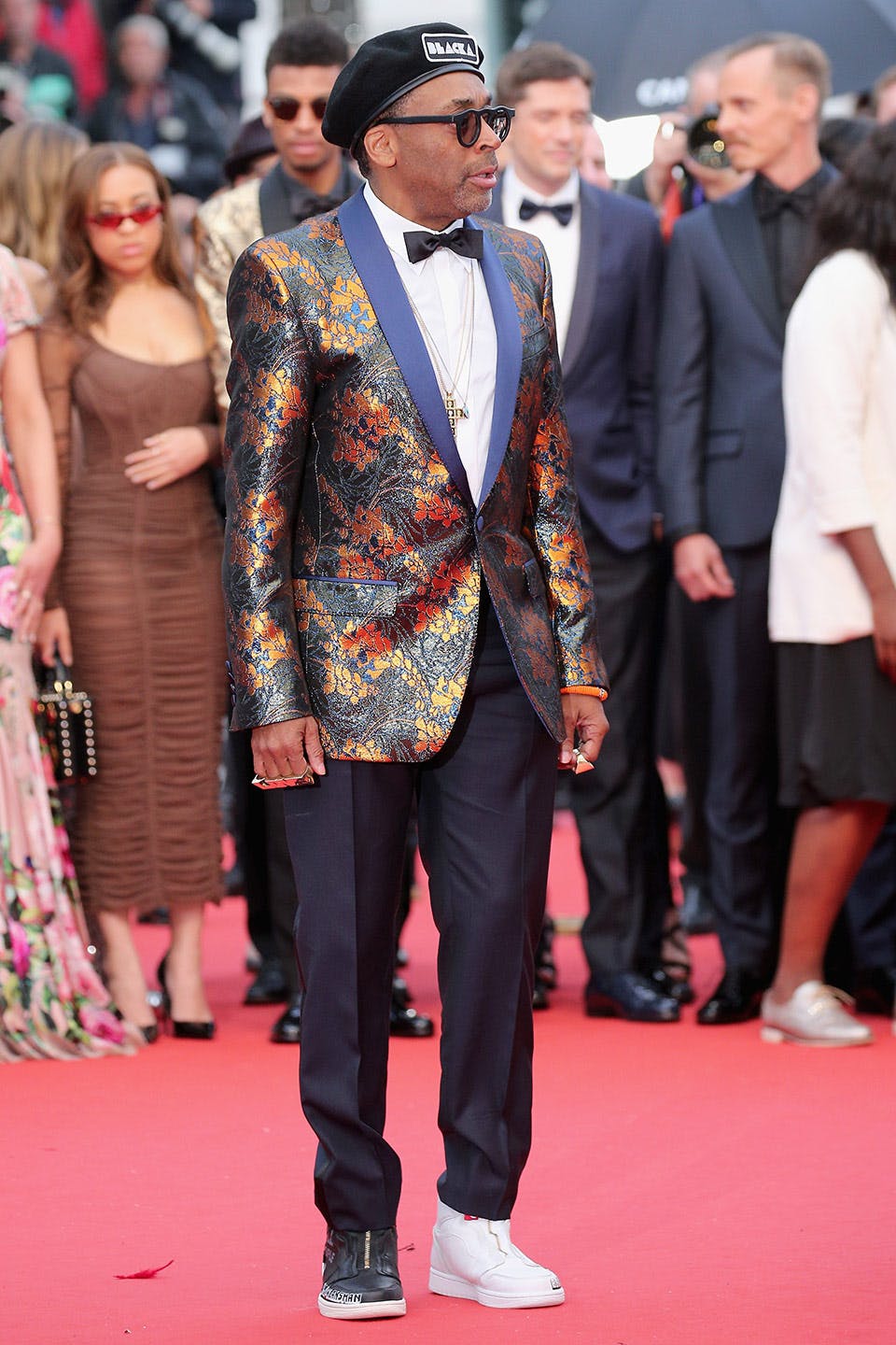 Spike Lee's Oscars 2019 Red Carpet Look Includes Gold Jordans – Footwear  News