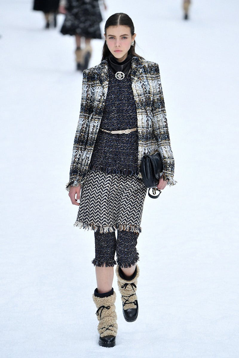 chanel karl lagerfelds final show pfw fw19