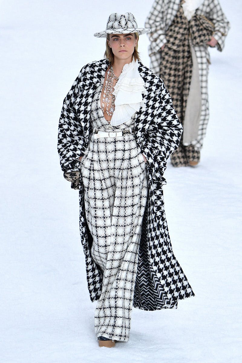 chanel karl lagerfelds final show pfw fw19