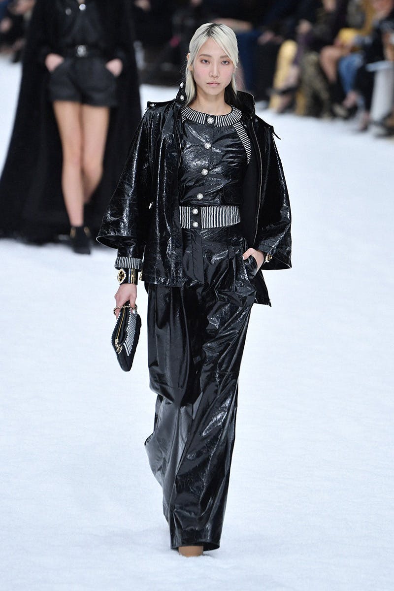 chanel karl lagerfelds final show pfw fw19