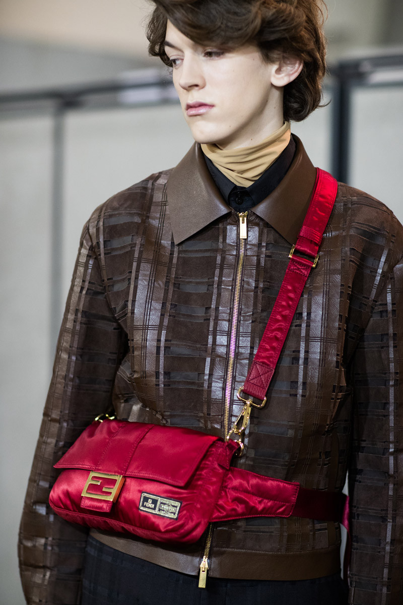 Supreme X Louis Vuitton Bag, Men's Fashion, Bags, Belt bags