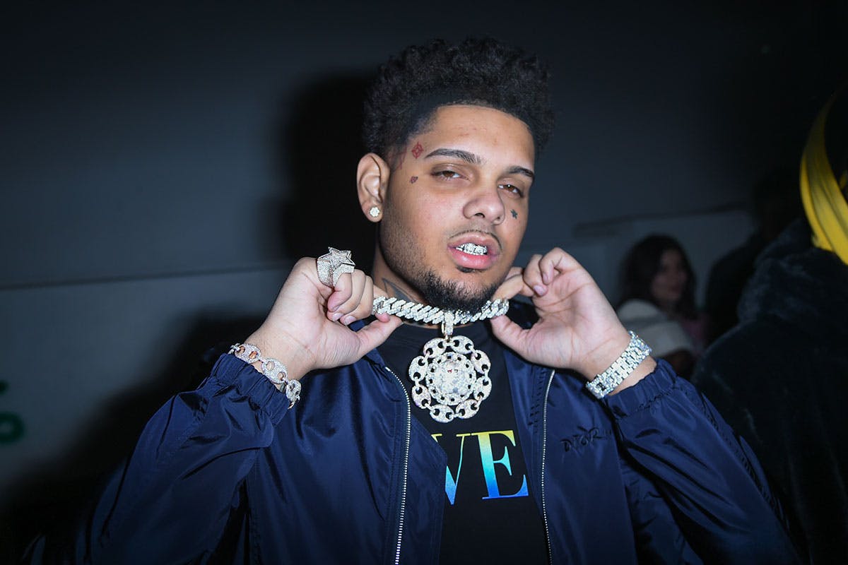 Smokepurpp holds up chain