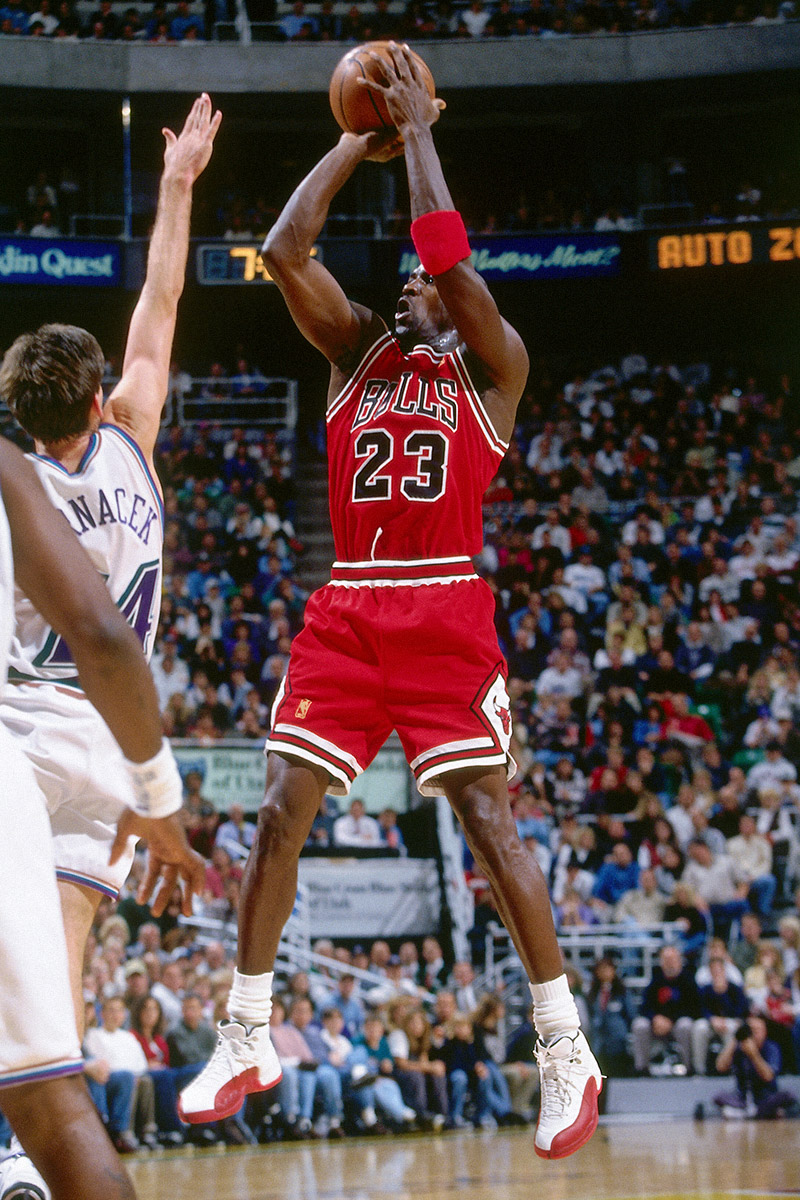 25 Photos of Michael Jordan in Awesome Non-Air Jordan Sneakers  Michael  jordan college, Michael jordan unc, Michael jordan basketball