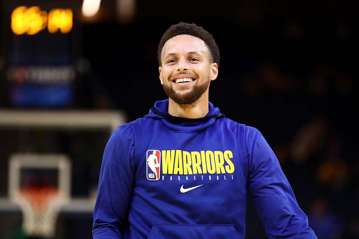 Stephen Curry of the Golden State Warriors warms up prior to Game