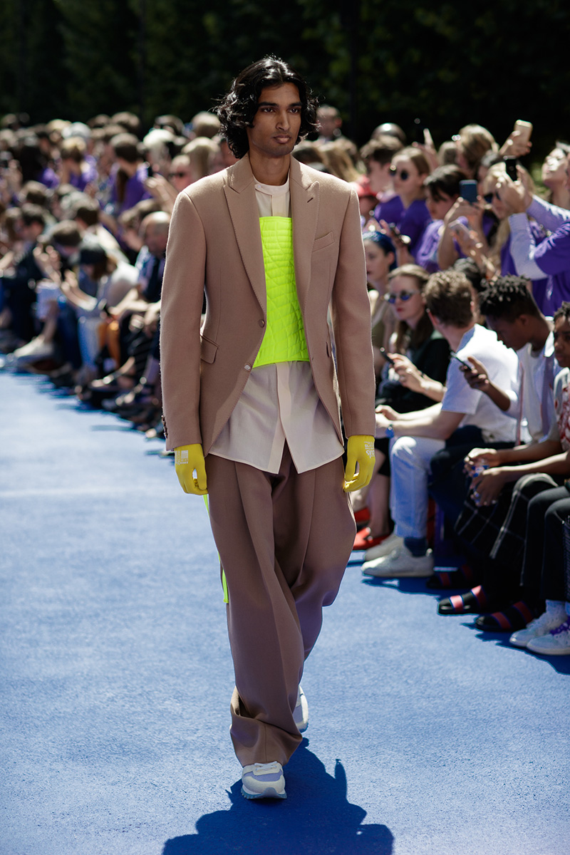 Virgil Abloh Debuts Louis Vuitton SS19 Collection  Mens fashion summer,  Menswear, Semi casual outfit