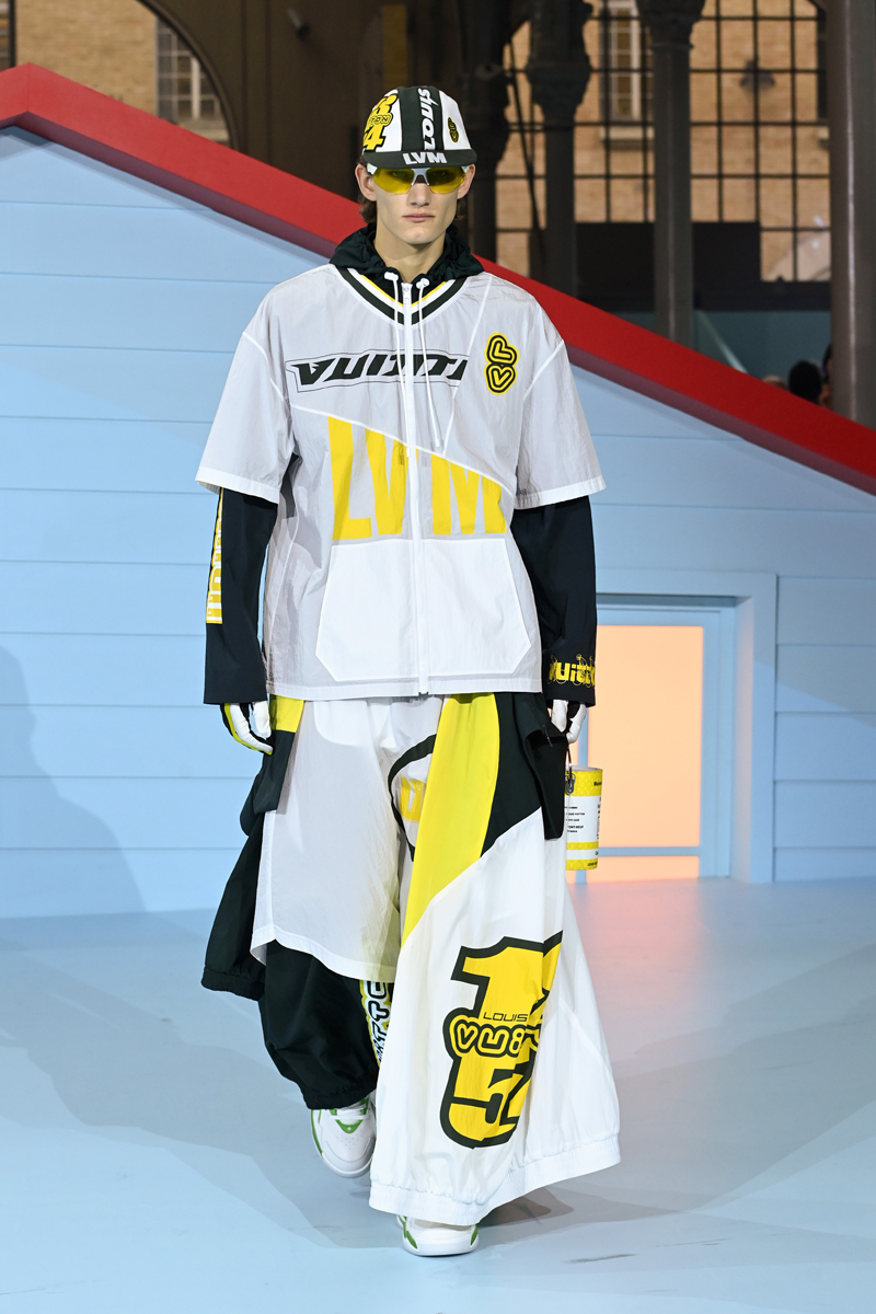 Louis Vuitton on X: #LVMenSS20 Full bloom. A selection of floral looks  from #VirgilAbloh's latest #LouisVuitton Collection. Watch the show on  Twitter or at   / X