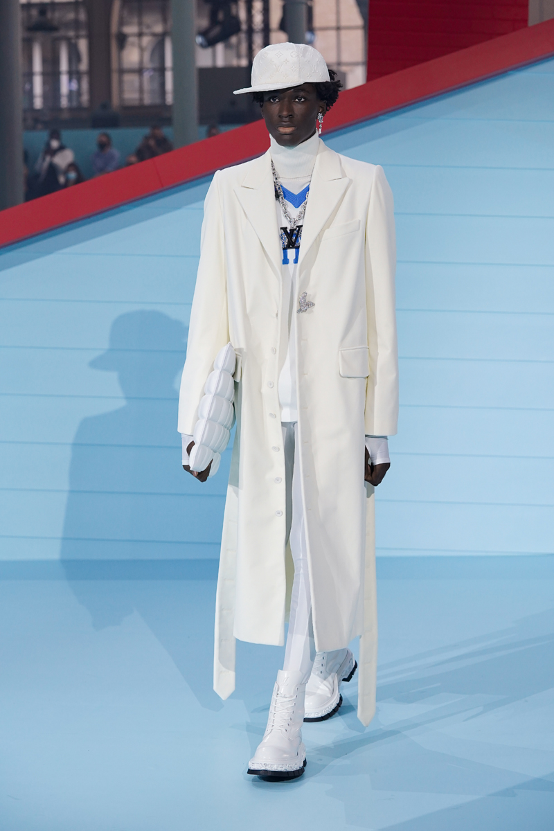 Louis Vuitton Fall 2022 Men's, Virgil Abloh's Last Collection – Photos –  Footwear News