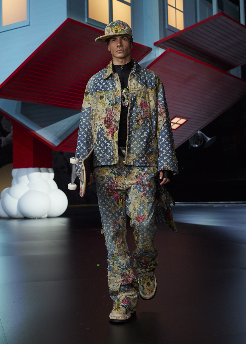 Louis Vuitton: Men's fall-winter 2022 and the art of travel in Bangkok