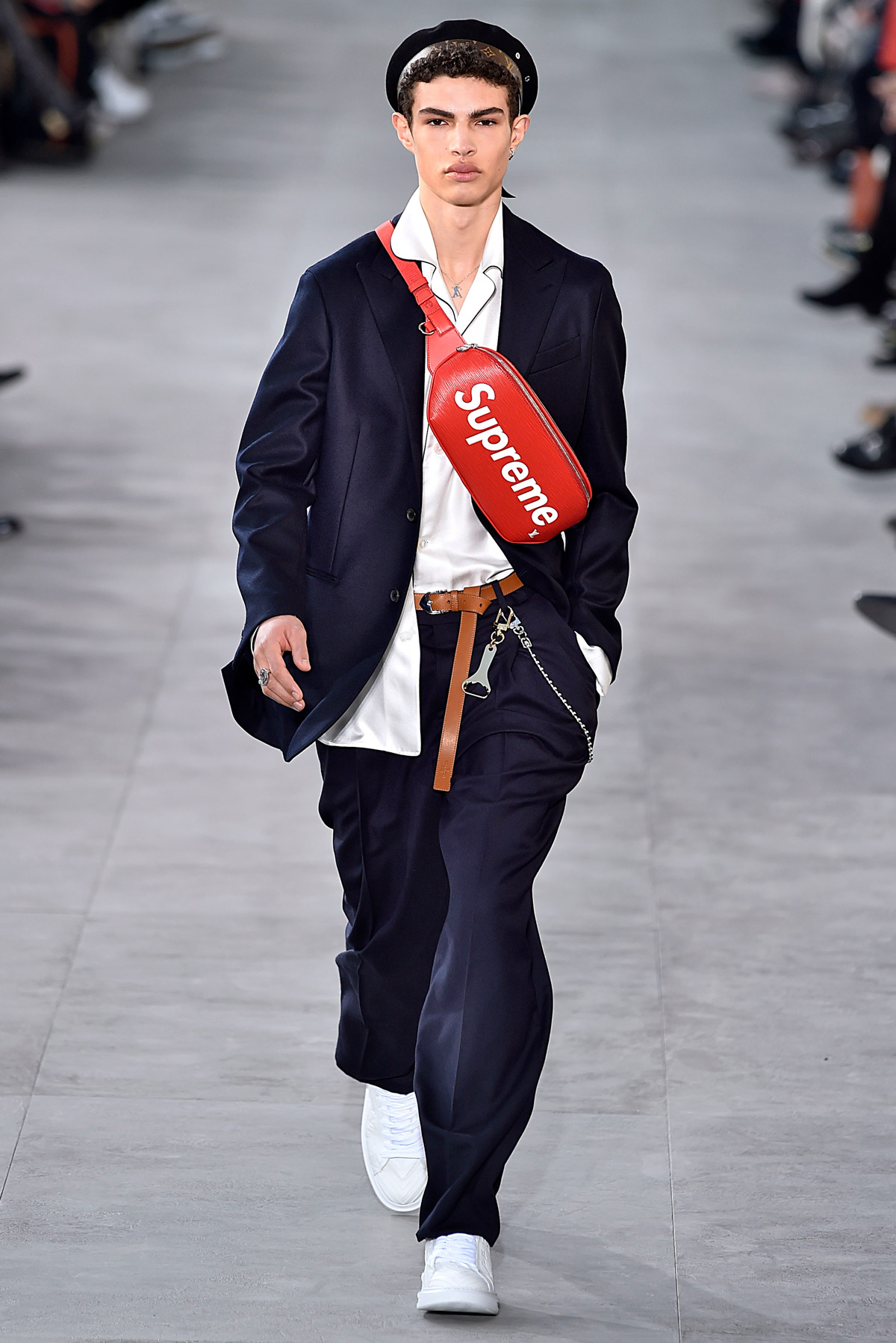 The men's bag trend is on the rise… here are the runway highlights