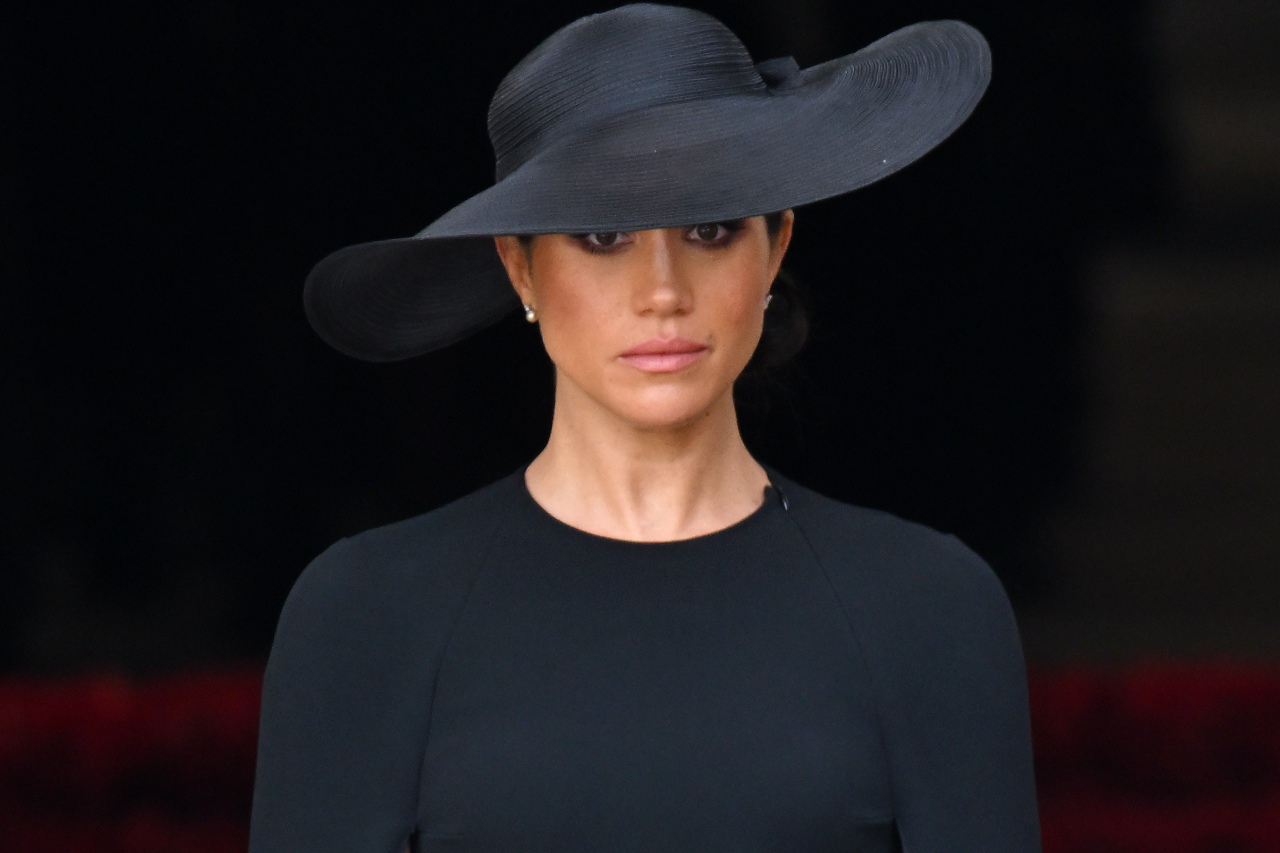 Kim Jones Fashion Designer for 2018 Louis Vuitton Supreme Signed 8x10 Photo  ACOA