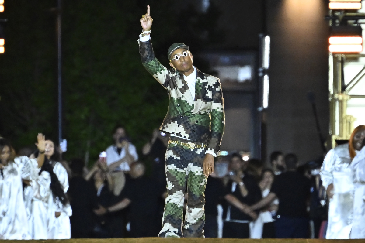 Louis Vuitton par Pharrell Williams : 4 détails à retenir du premier défilé  - Madmoizelle