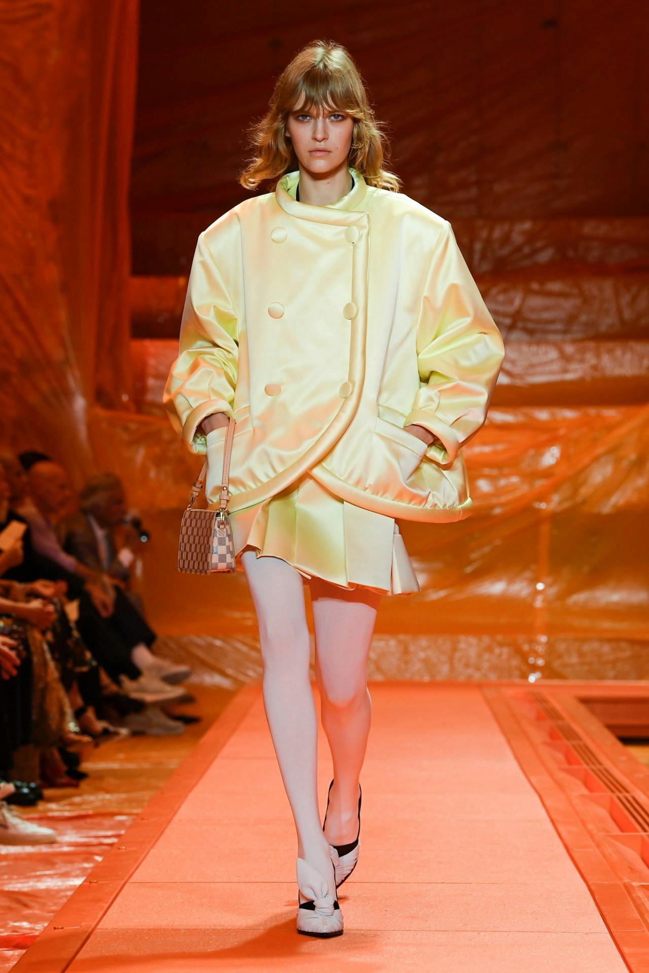 Nicolas Ghesquière offers volumes and prints for Louis Vuitton SS24 -  HIGHXTAR.