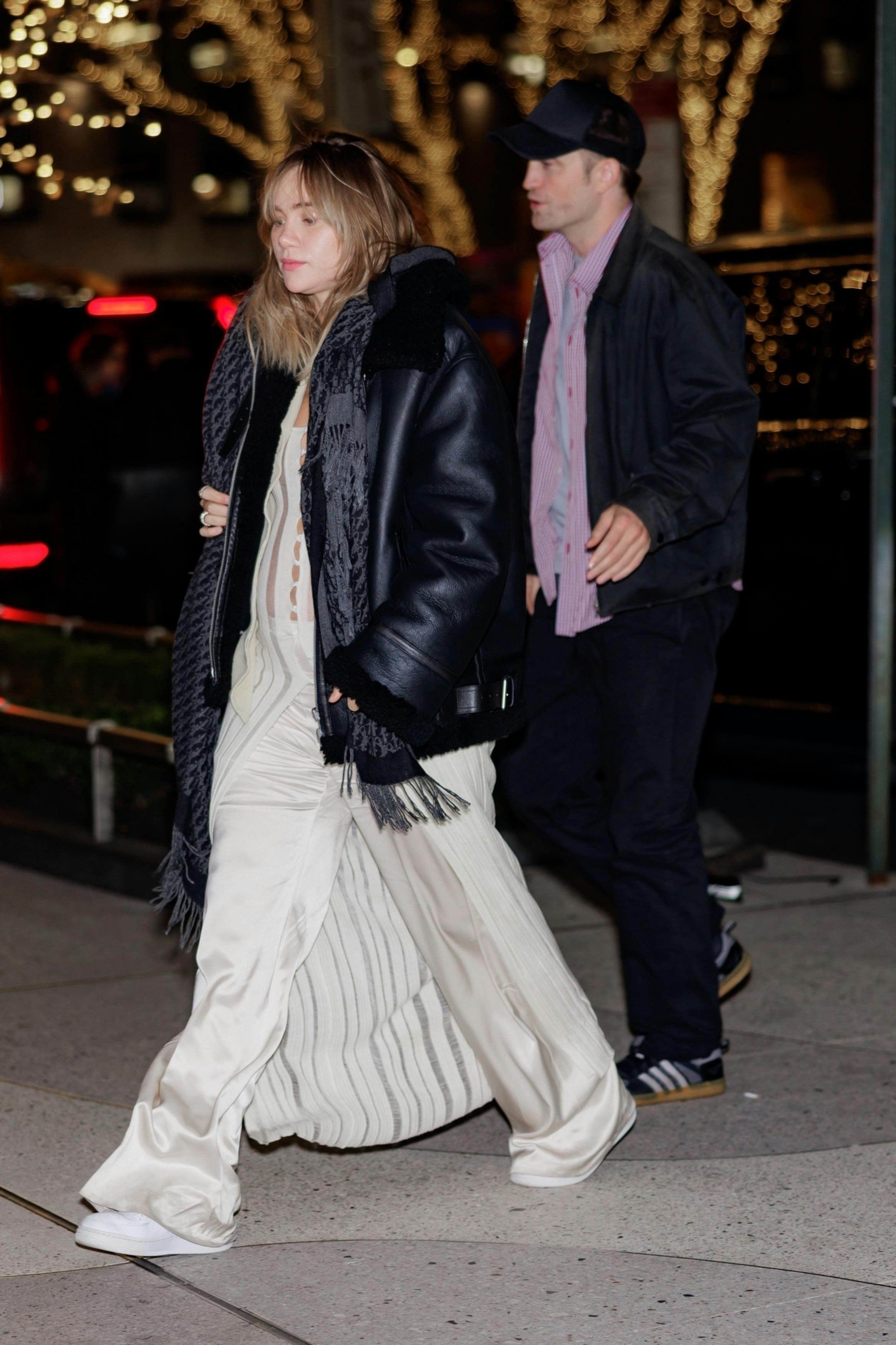 suki waterhouse pregnancy outfit