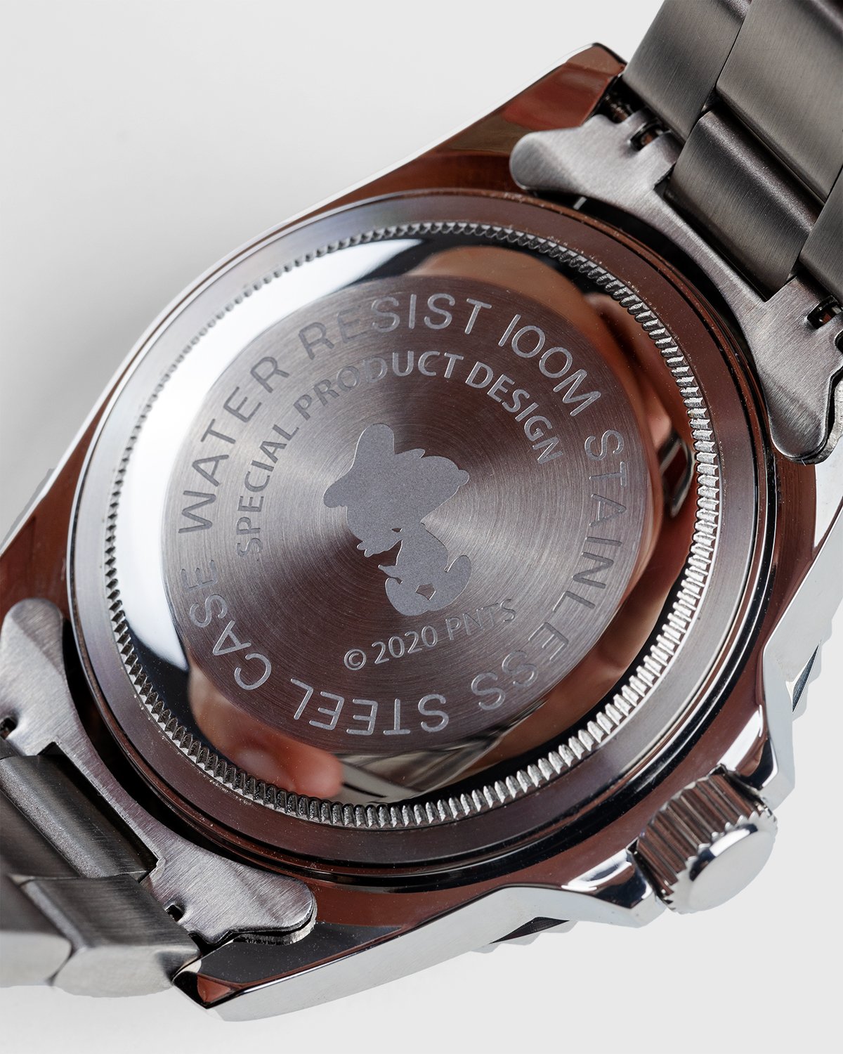 Vague Watch Co. – Sailing Snoopy Watch Grey | Highsnobiety Shop
