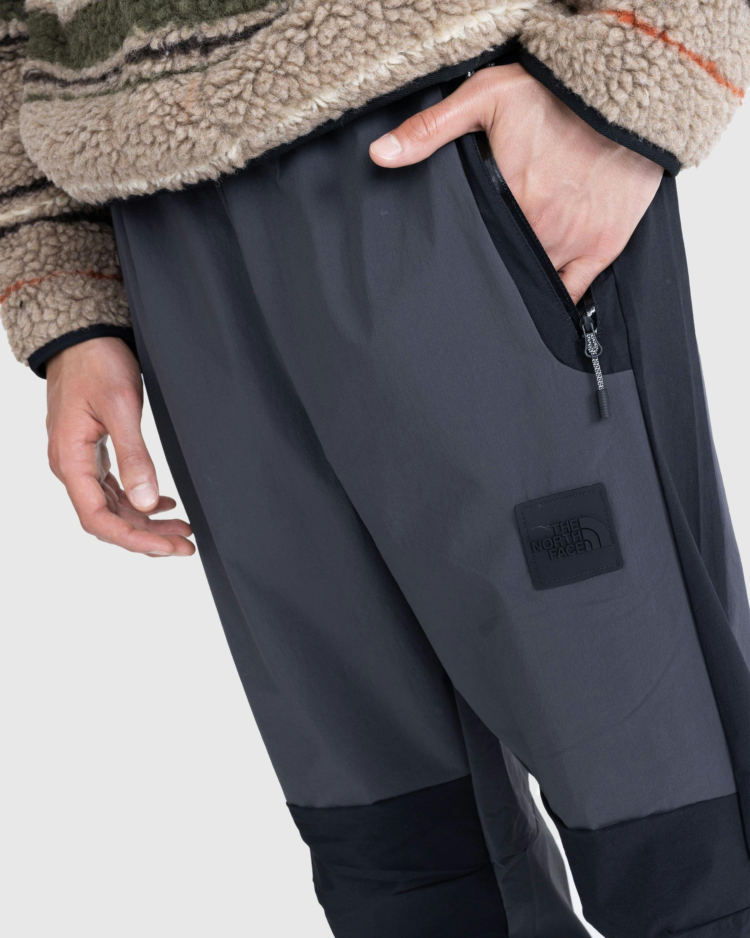 The North Face – NSE Shell Suit Pant Asphalt Grey/TNF Black ...