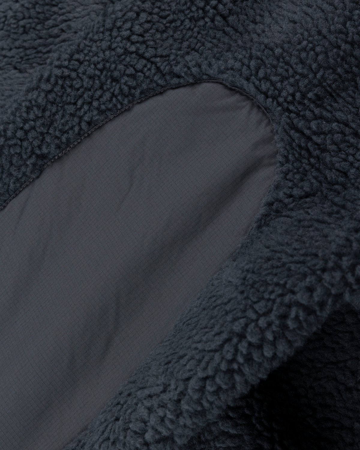 Entire Studios – Fluffy Fleece Charcoal | Highsnobiety Shop