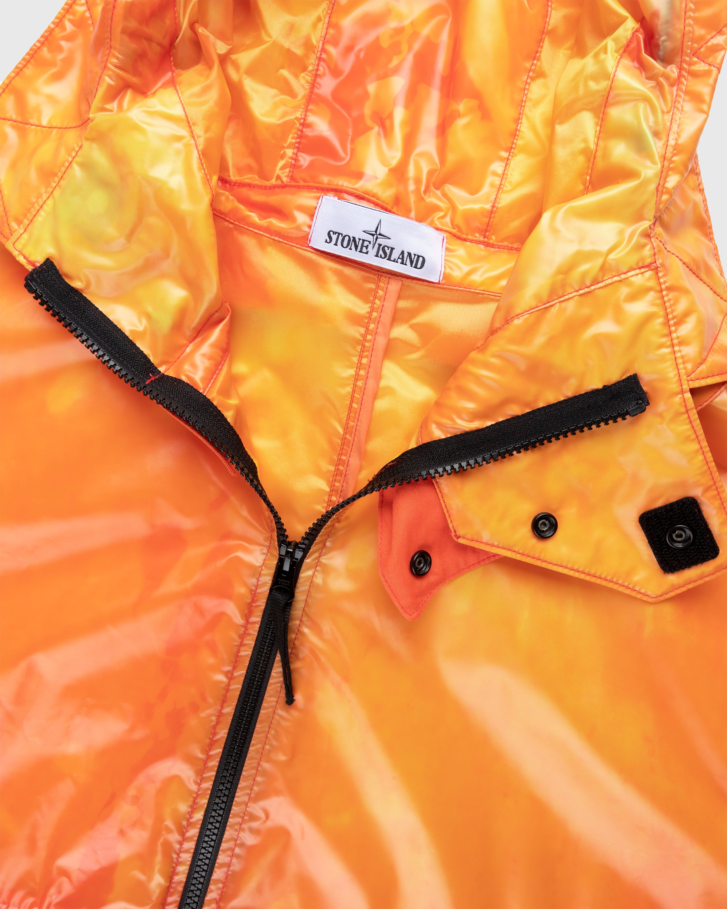 Stone Island – 41599 Heat Reactive Nylon Jacket Orange 