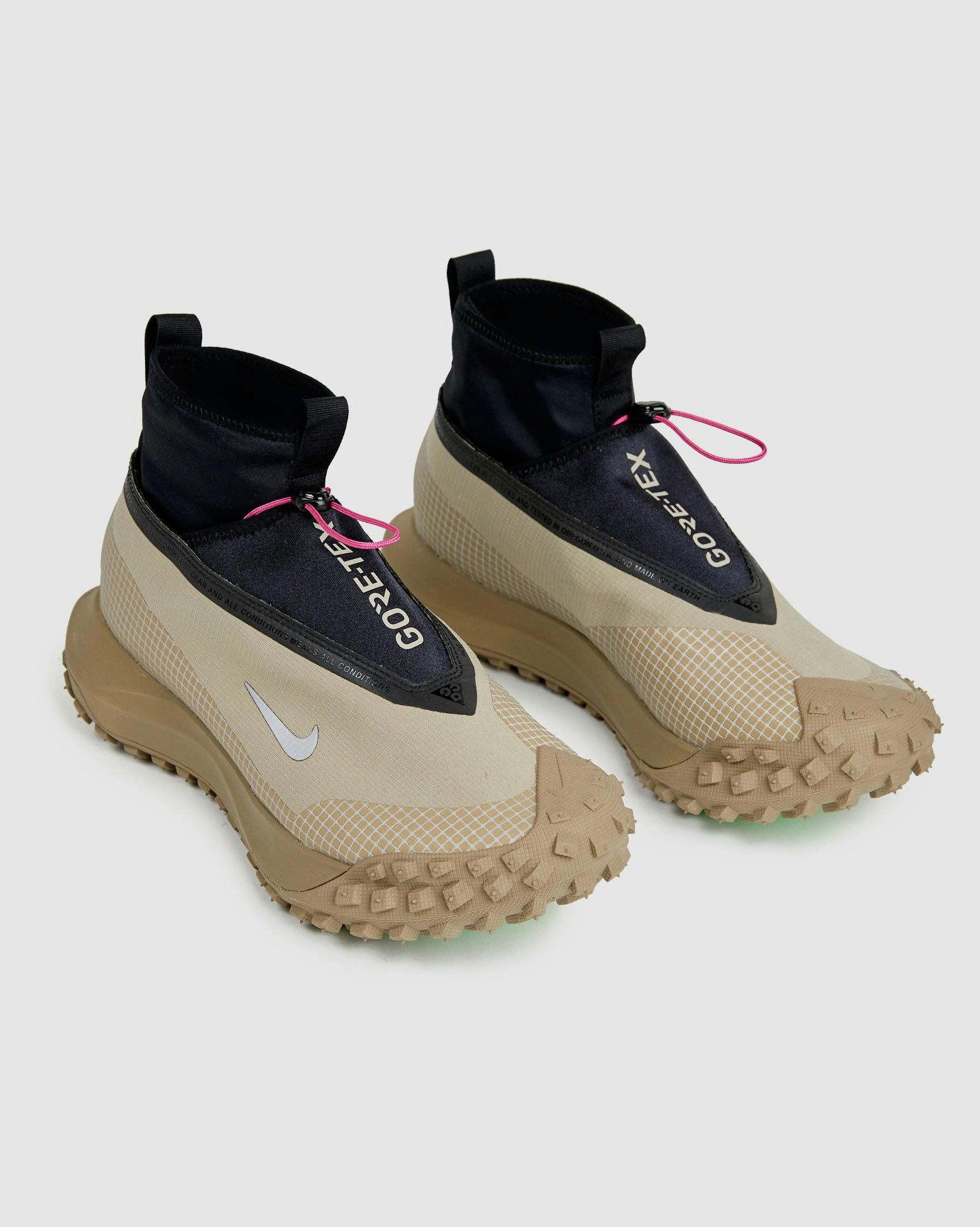 Nike ACG - Gore-Tex Mountain Fly Khaki - Footwear - Beige - Image 2