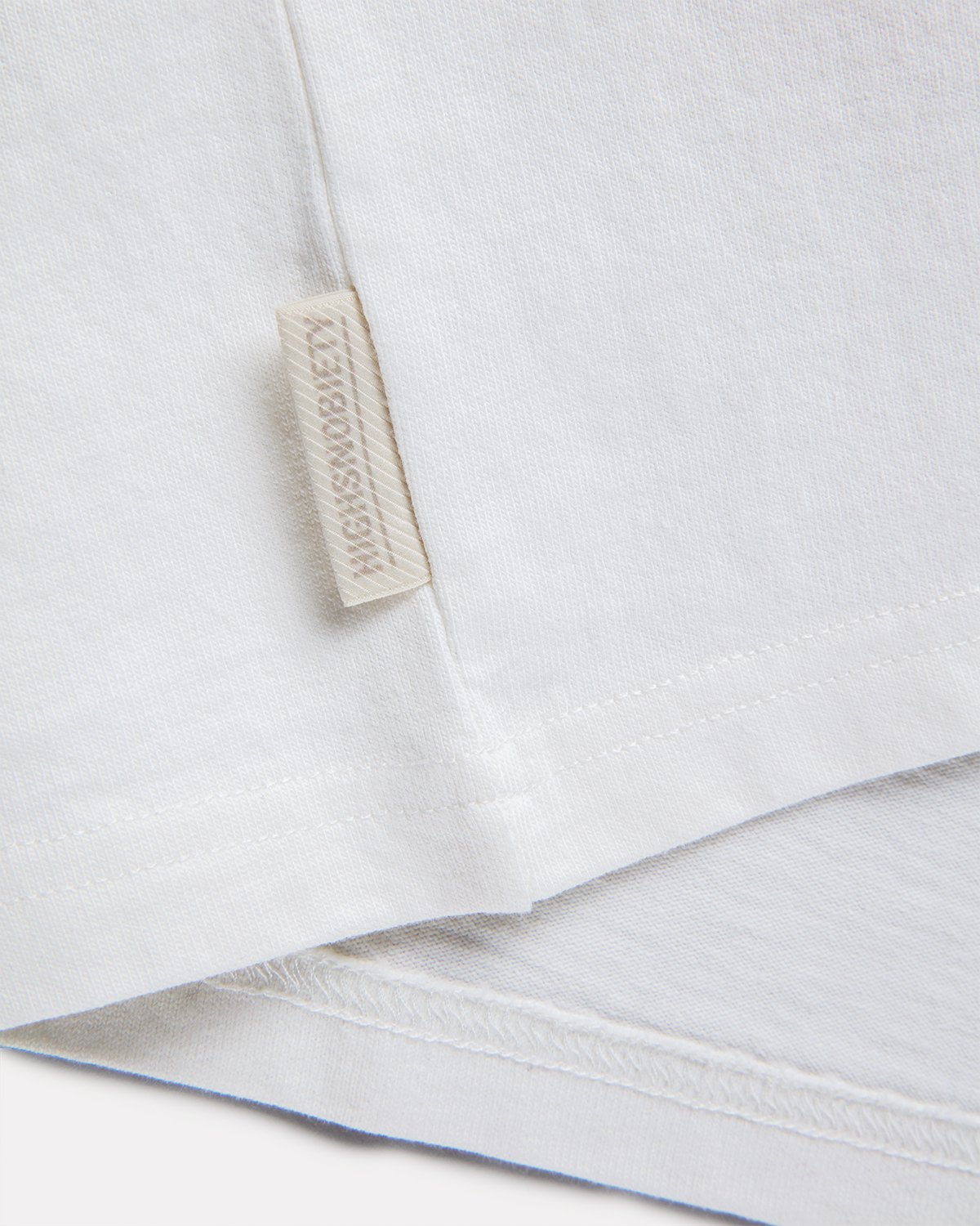 Highsnobiety – T-Shirt Off White | Highsnobiety Shop