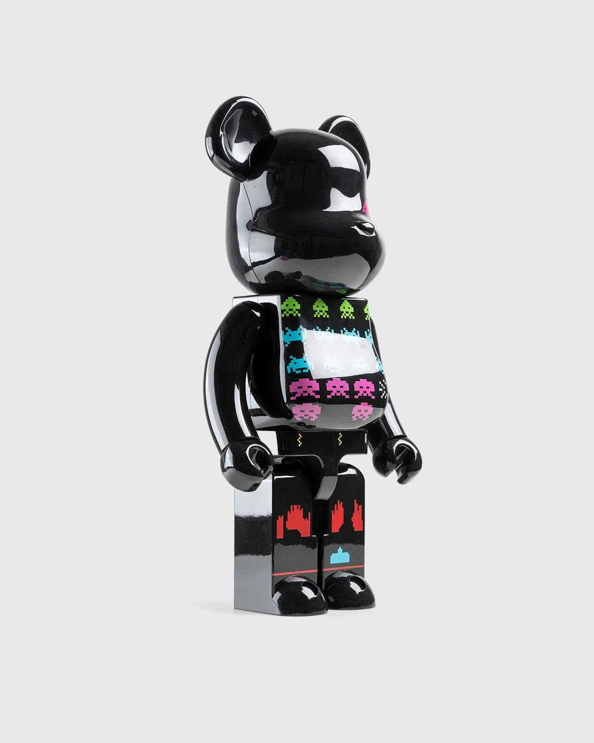 Medicom - Be@rbrick Space Invaders 1000% Black - Lifestyle - Black - Image 3