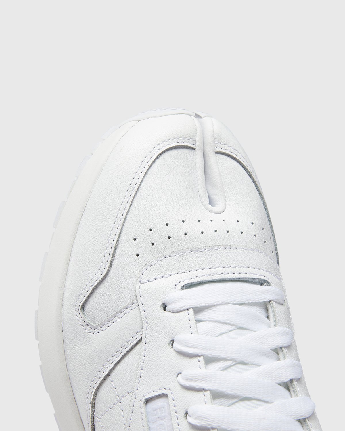 Maison Margiela x Reebok - Classic Leather Tabi White - Footwear - White - Image 4