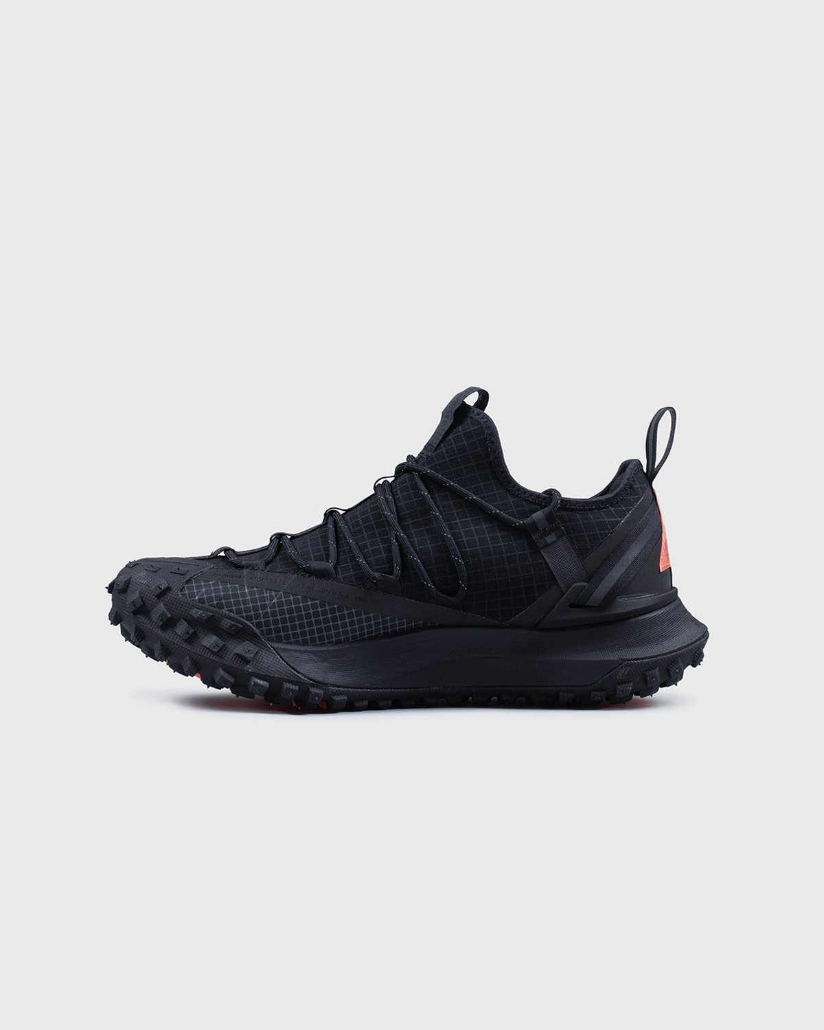 Nike ACG – Mountain Fly Low Anthracite | Highsnobiety Shop