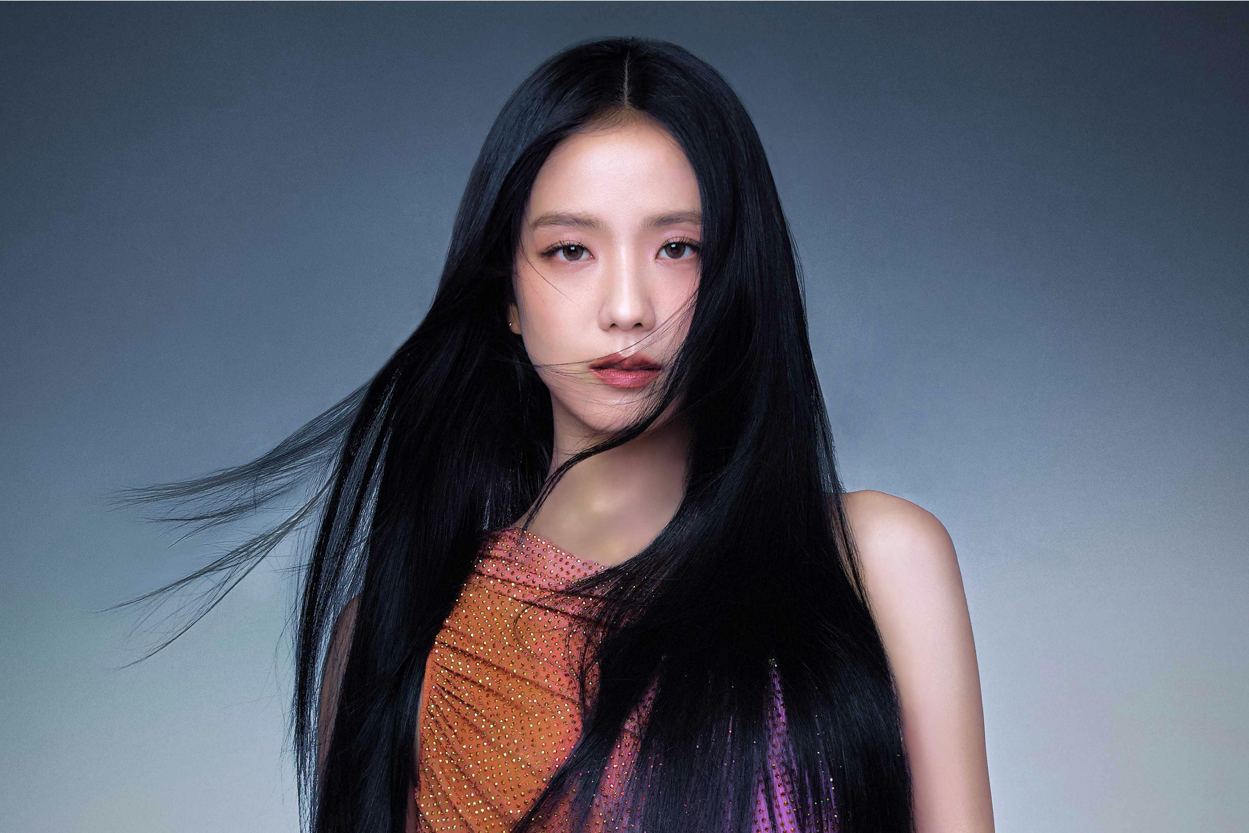 Jisoo of BLACKPINK fame models for self-portrait