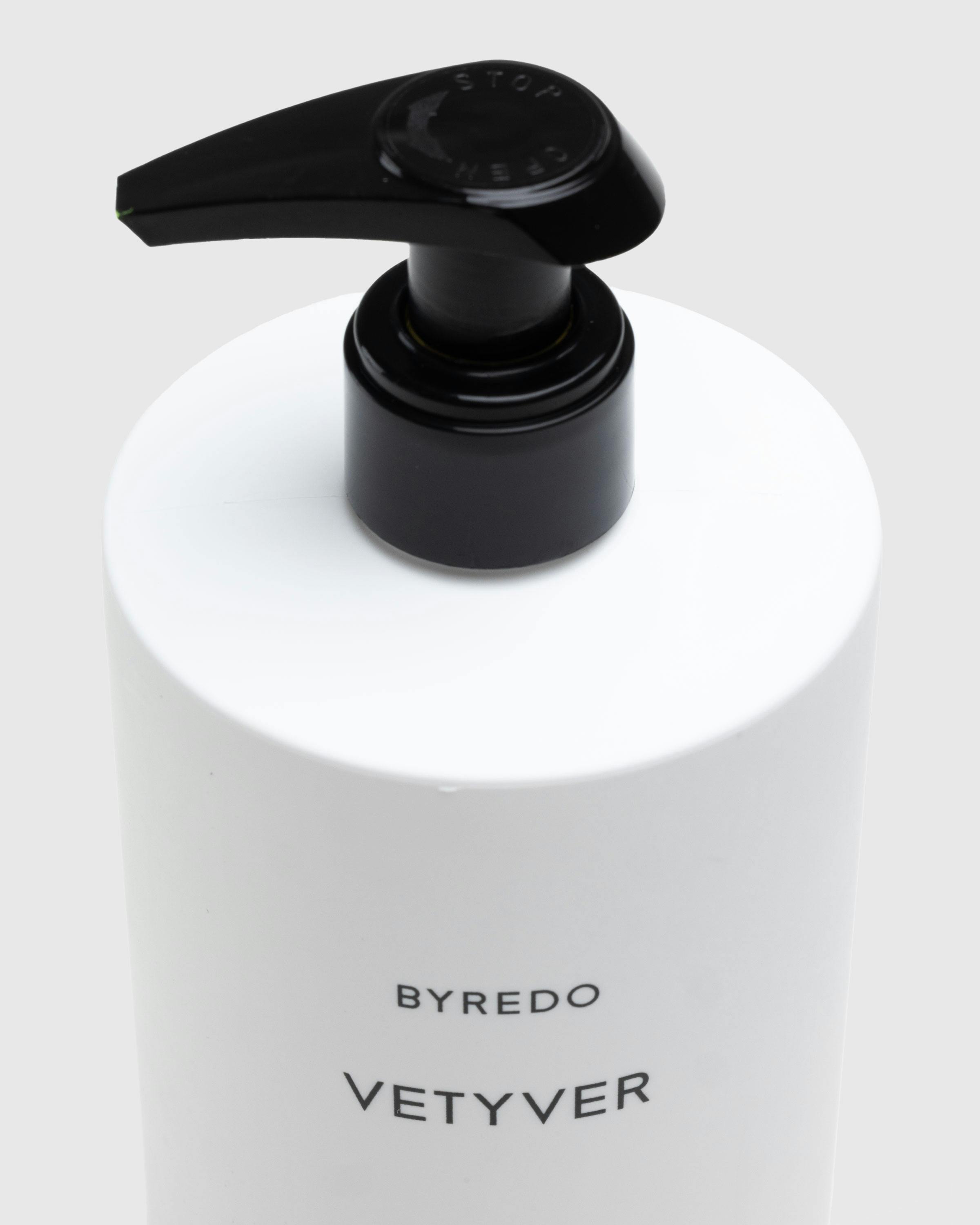 Byredo – Hand Lotion 450ml Vetyver Clear - Body - Transparent - Image 2