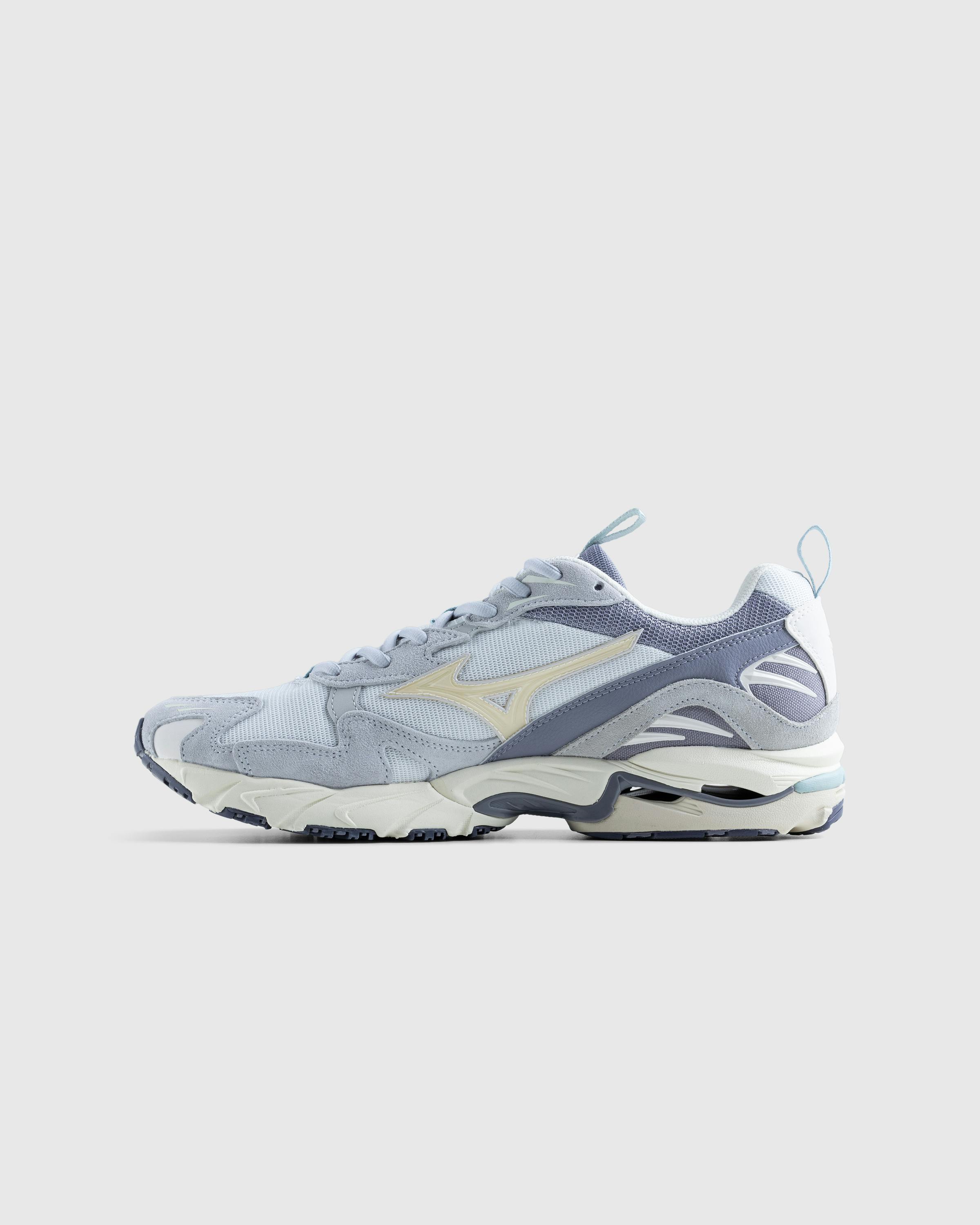 Mizuno – Wave Rider 10 Premium Arctic Ice/Pristine/Nimbus Cloud - Low Top Sneakers - Beige - Image 2