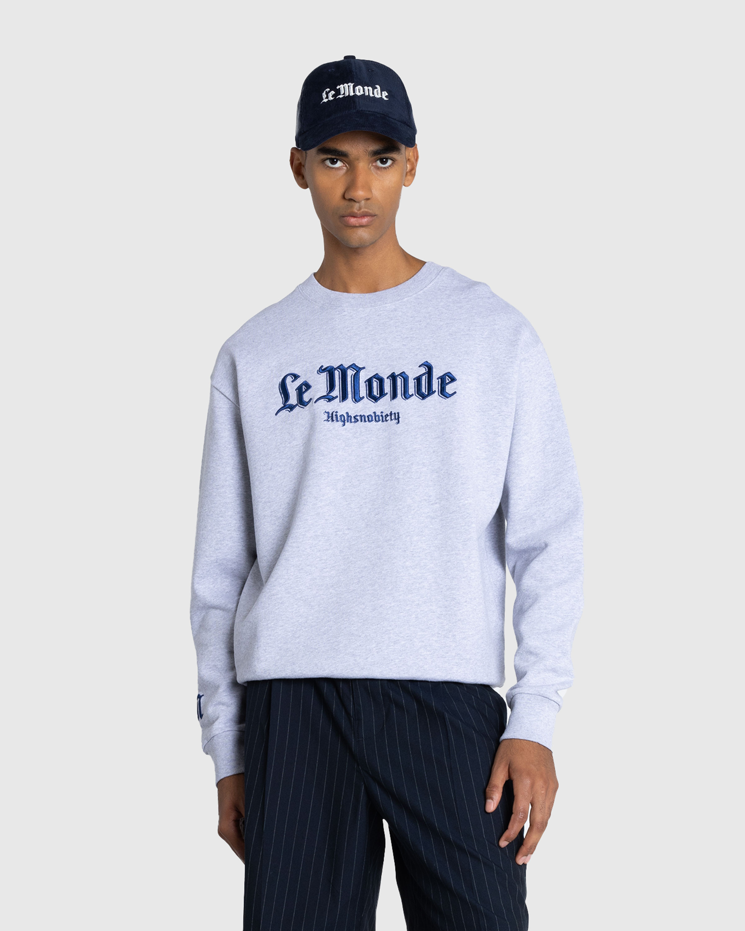 Le Monde x Highsnobiety – Logo Crewneck Grey - Sweatshirts - Grey - Image 2