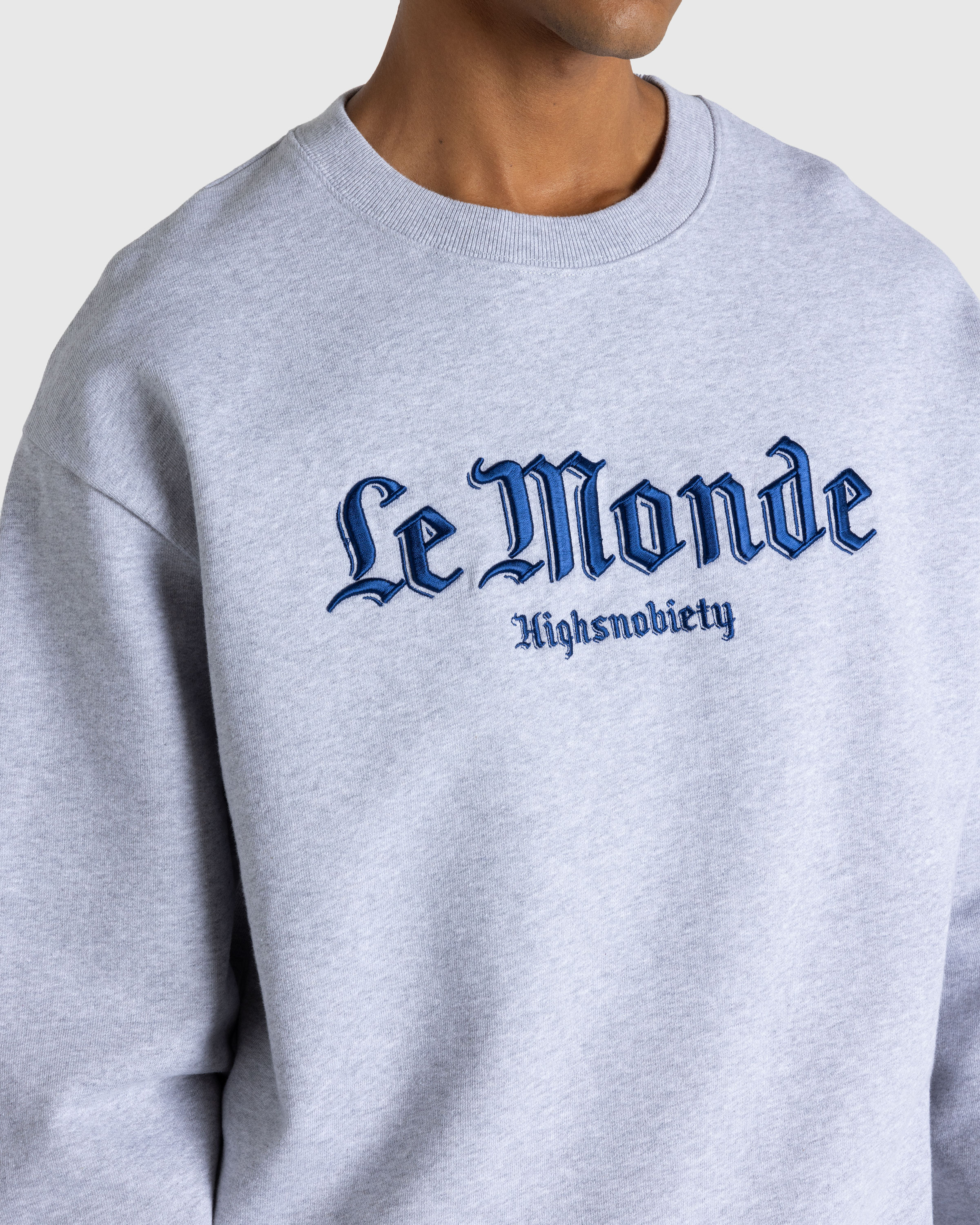Le Monde x Highsnobiety – Logo Crewneck Grey - Sweatshirts - Grey - Image 6