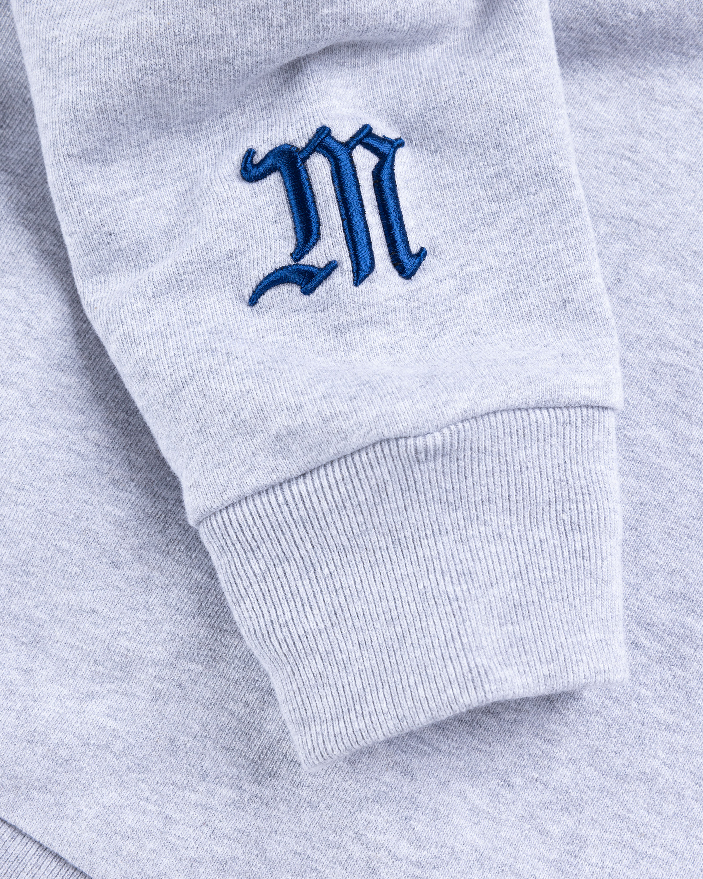 Le Monde x Highsnobiety – Logo Crewneck Grey - Sweatshirts - Grey - Image 8