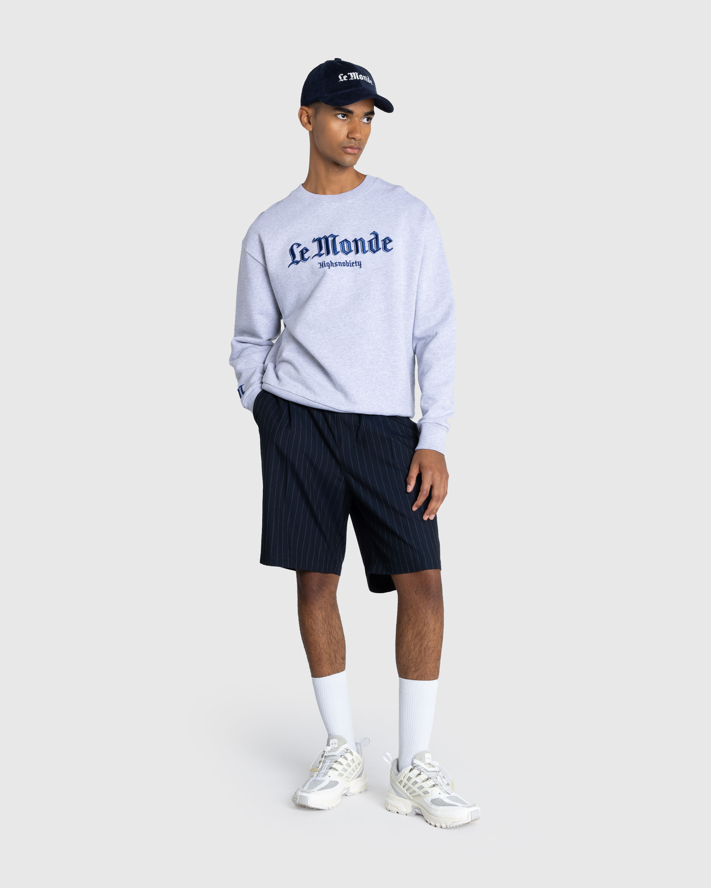 Le Monde x Highsnobiety – Logo Crewneck Grey - Sweatshirts - Grey - Image 9